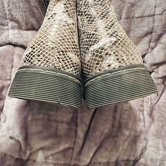 Arizona Jean CO Lace Up Combat Boots Snake Python Memory Foam Size 8 Medium Gray - Picture 9 of 13